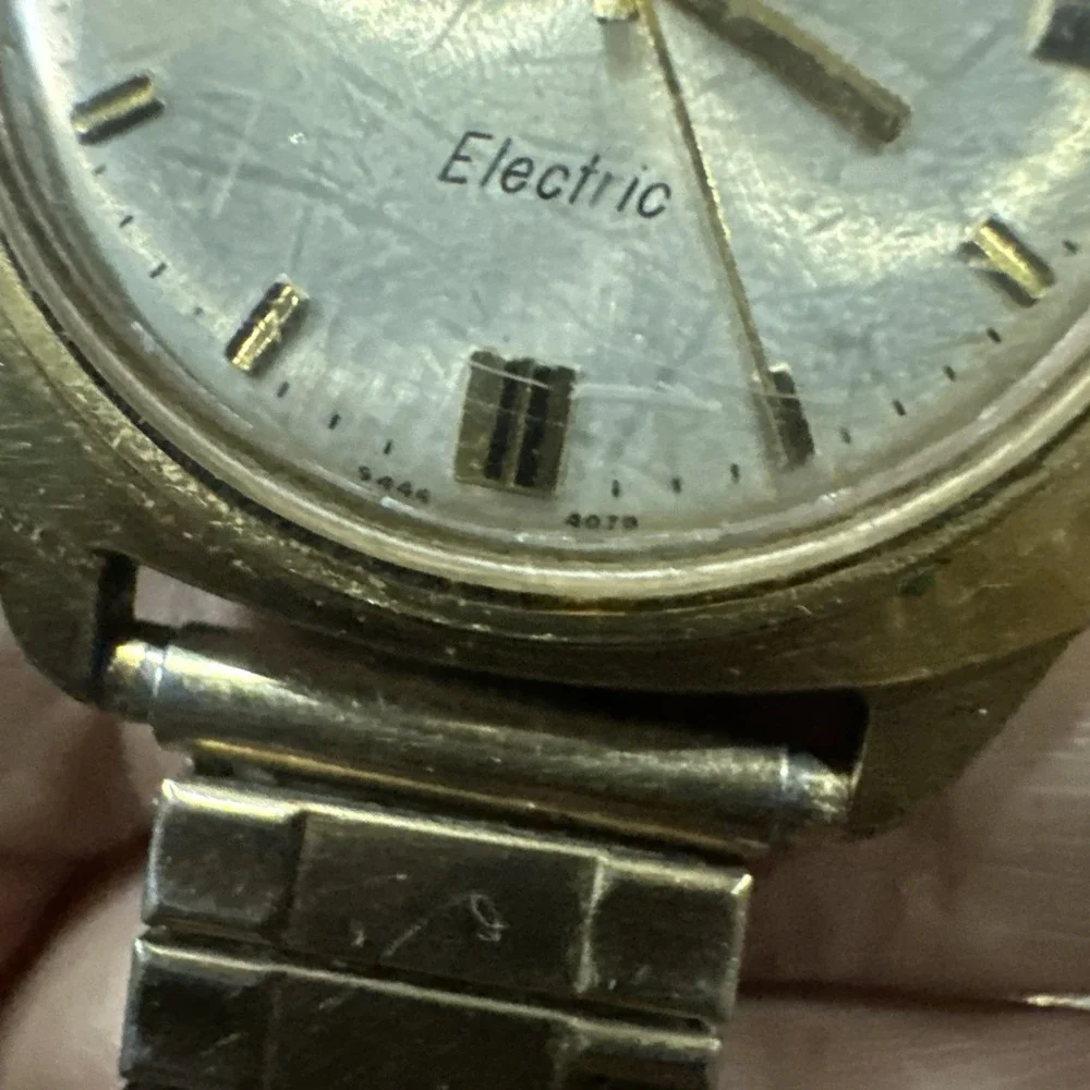 Working Vintage Timex Electic Mens Watch 34mm Quartz New Battery Gold Tone 7.5in